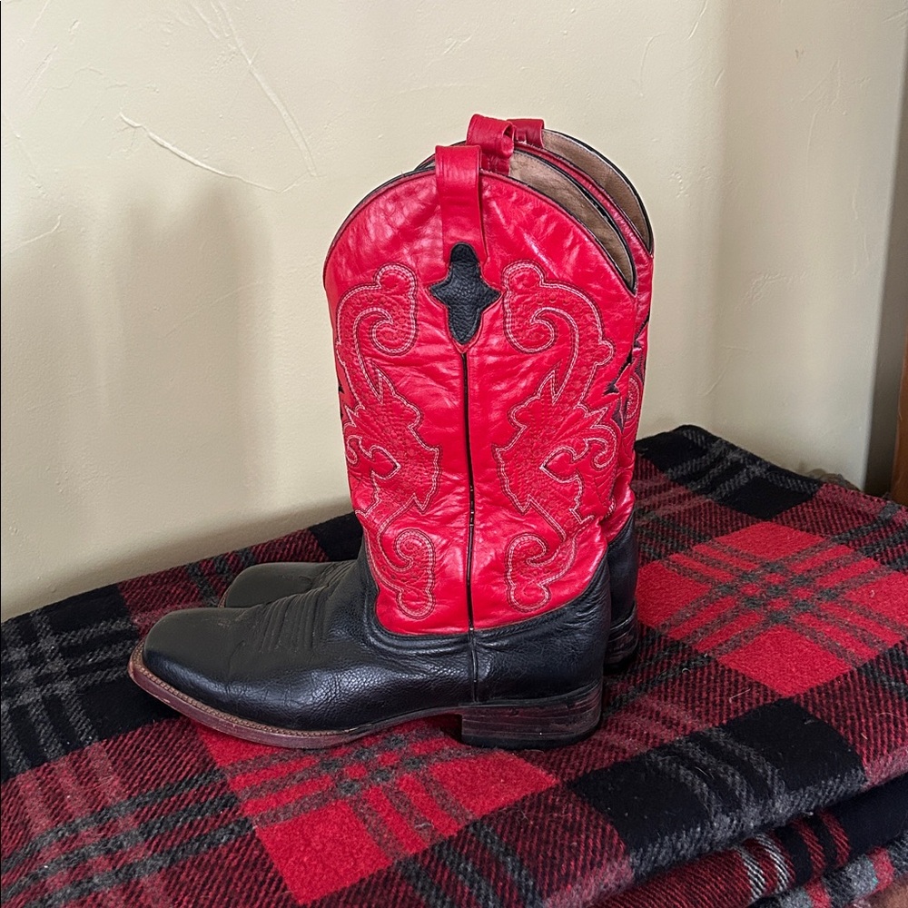 Ferrini Men’s Red and Black Cowboy Boots Size 11D